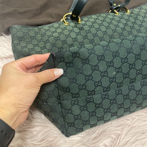 Large oversized Gucci bag with gold hardware - Picture 4 of 4